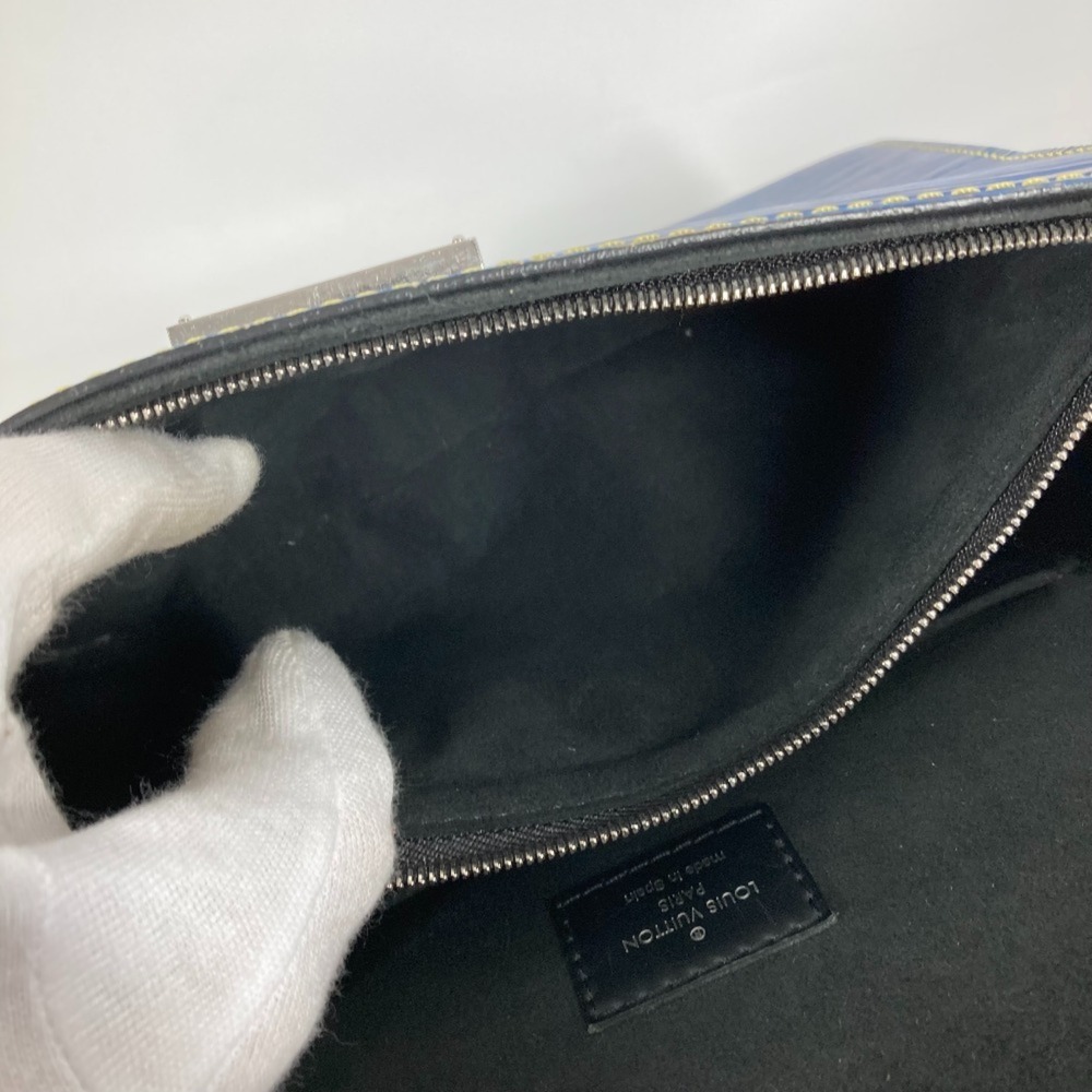 LOUIS VUITTON Bag - Picture 10 of 16